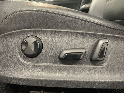 Used 2018 Volkswagen Passat 2.0T SE image 10