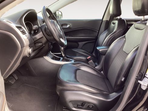 Used 2020 Jeep Compass Latitude FWD image 19