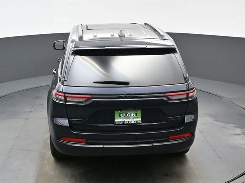 Used 2024 Jeep Grand Cherokee Limited w/ Black Appearance Package image 37