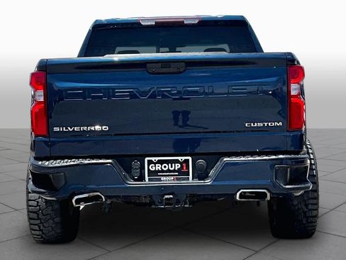 Used 2020 Chevrolet Silverado 1500 Custom w/ Custom Value Package AWD/4WD image 5