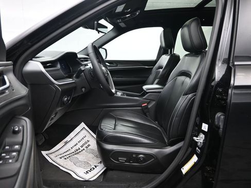 Used 2024 Jeep Grand Cherokee L Limited w/ Luxury Tech Group II image 26