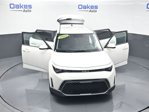 Used 2023 Kia Soul LX w/ LX Technology Package FWD image 54