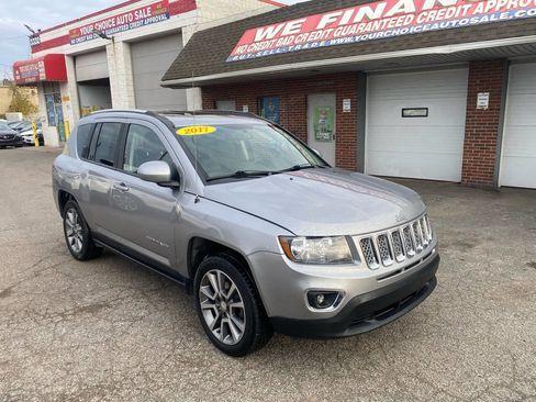 Used 2017 Jeep Compass High Altitude image 2