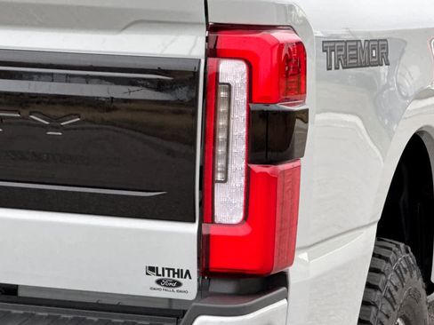 New 2026 Ford F250 Platinum w/ Tremor Off-Road Package image 27