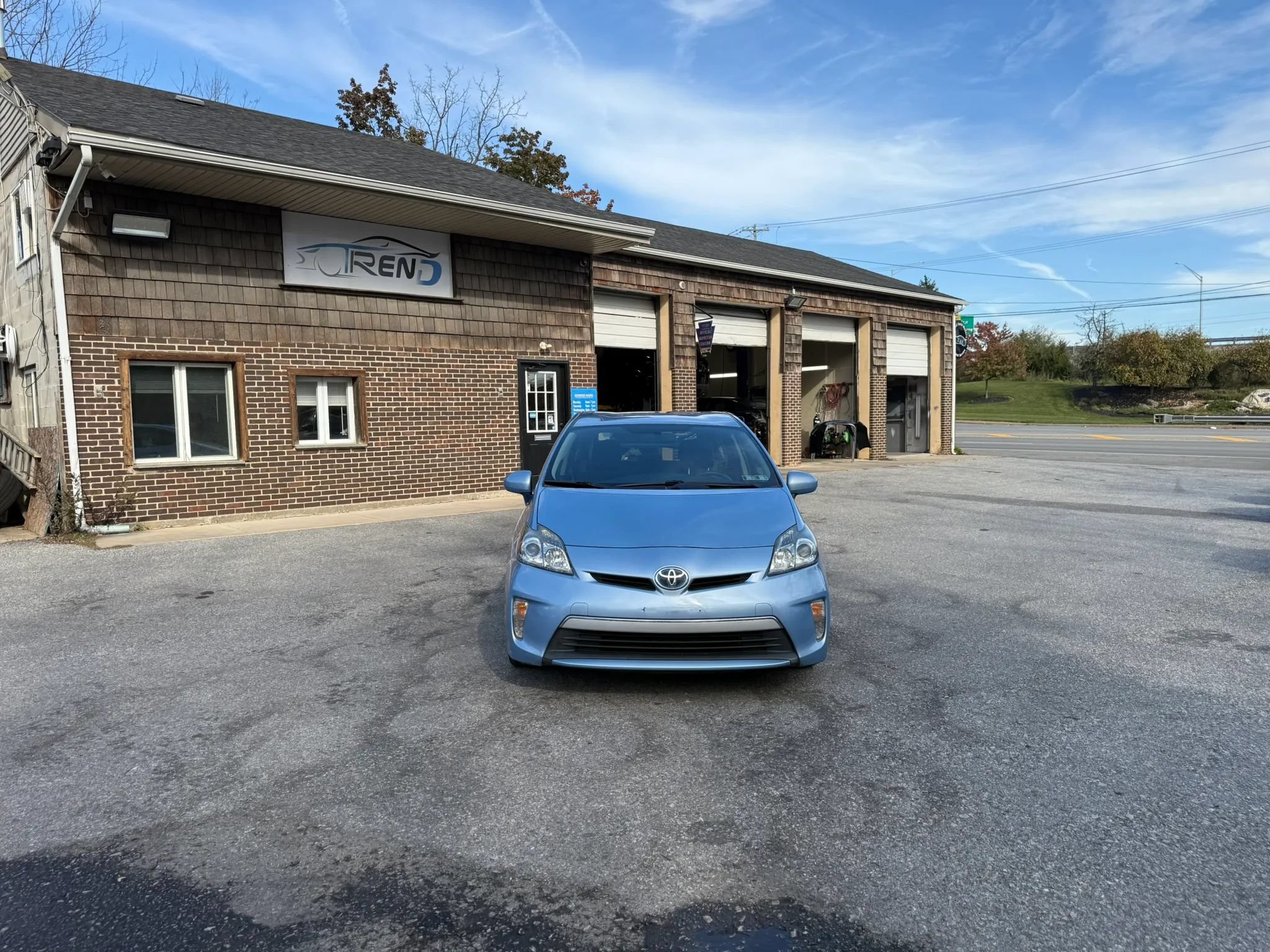 Used 2012 Toyota Prius Prime Plug-In Hybrid FWD image 2
