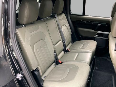Used 2020 Land Rover Defender 110 SE AWD/4WD image 19