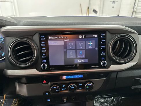 Used 2022 Toyota Tacoma SR5 image 15