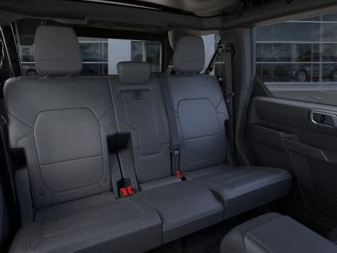 New 2025 Ford Bronco Outer Banks w/ Sasquatch Package image 11