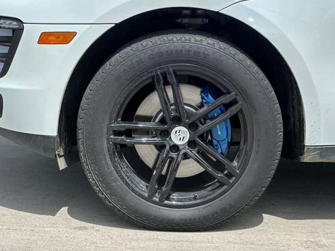 Used 2018 Porsche Macan image 11