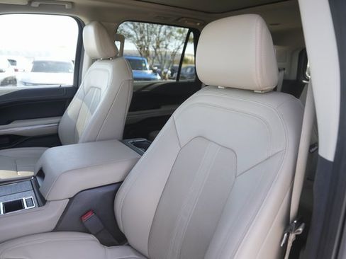 Certified 2023 Ford Expedition Limited image 10