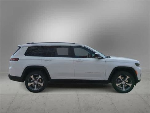 New 2025 Jeep Grand Cherokee L Limited image 9