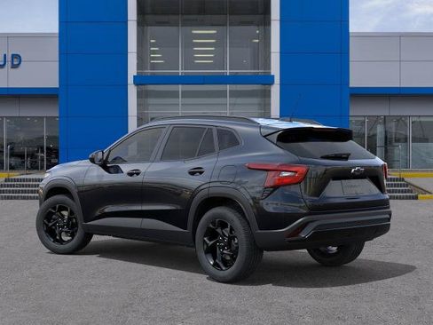 New 2026 Chevrolet Trax LT w/ Driver Confidence Package FWD image 3