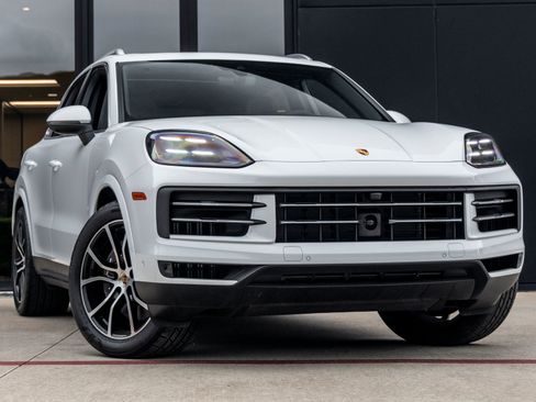 New 2025 Porsche Cayenne AWD/4WD image 6