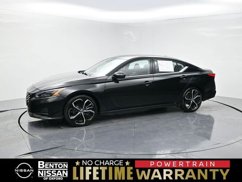 Used 2024 Nissan Altima 2.5 SR image 1