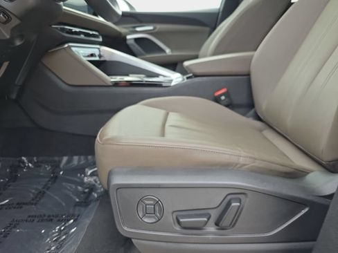 Used 2025 Audi Q5 Premium w/ Convenience Package AWD/4WD image 31