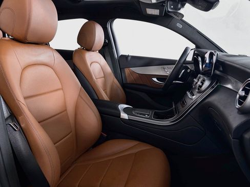 Used 2022 Mercedes-Benz GLC 300 4MATIC Coupe image 7