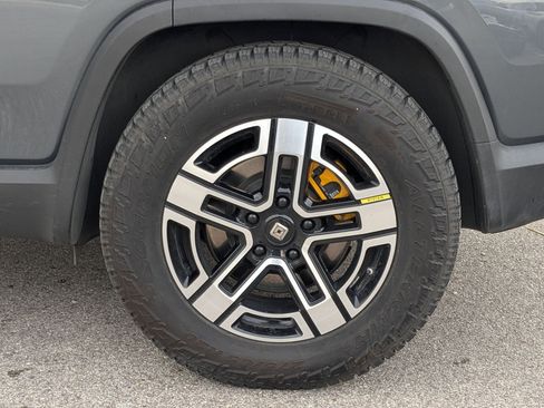 Used 2022 Rivian R1S Launch Edition image 24