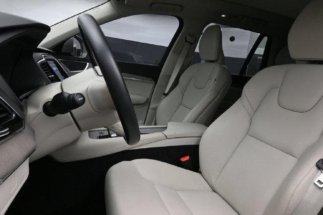 Used 2024 Volvo XC90 B6 Plus w/ Protection Package Premier AWD/4WD image 10