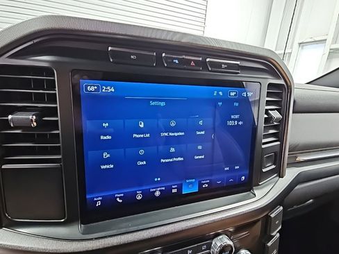 Used 2023 Ford F150 Platinum image 15