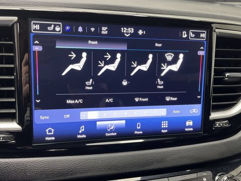 Used 2025 Chrysler Pacifica Select FWD image 20