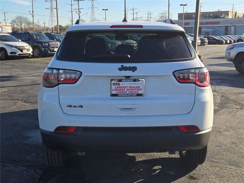 New 2026 Jeep Compass Latitude image 13