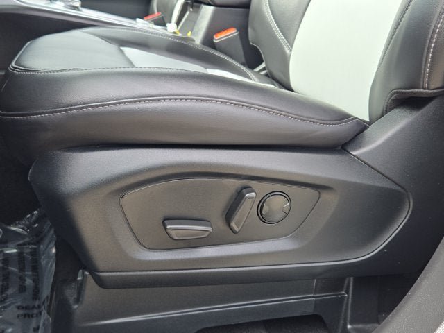 Used 2024 Ford Explorer XLT w/ Equipment Group 202A AWD/4WD image 23
