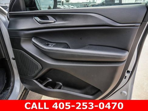 Used 2025 Jeep Grand Cherokee Laredo w/ Luxury Tech Group I AWD/4WD image 31