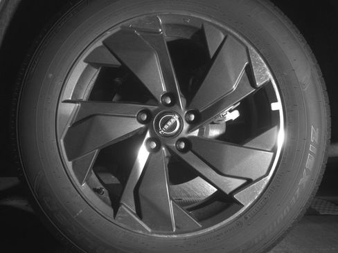Used 2025 Nissan Rogue SV FWD image 14