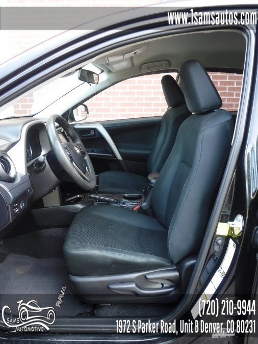 Used 2018 Toyota RAV4 LE w/ Carpet Mat Package AWD/4WD image 8
