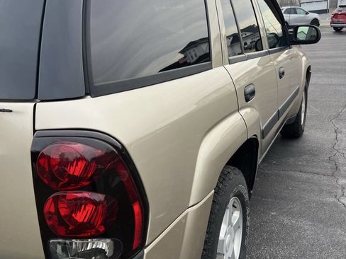 Used 2005 Chevrolet TrailBlazer LS w/ LS Preferred Equipment Group image 8