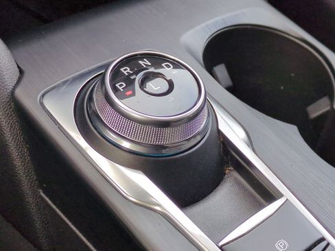 Used 2023 Ford Escape SE image 34