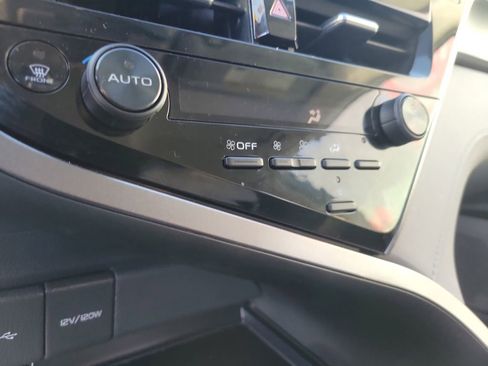 Used 2023 Toyota Camry LE image 19