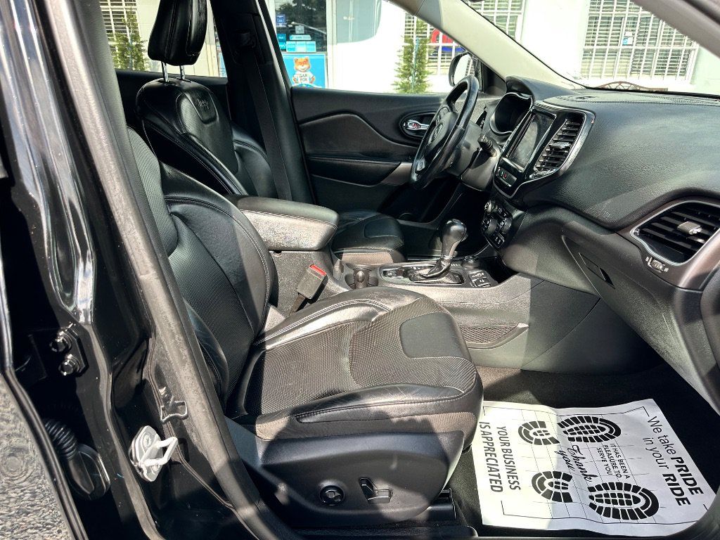 Used 2019 Jeep Cherokee Limited AWD/4WD image 12