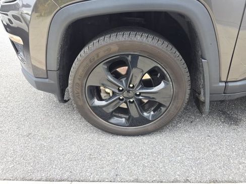 Used 2018 Jeep Compass Latitude w/ Popular Equipment Group AWD/4WD image 8