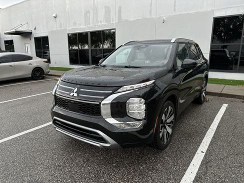 Used 2025 Mitsubishi Outlander SEL FWD image 1