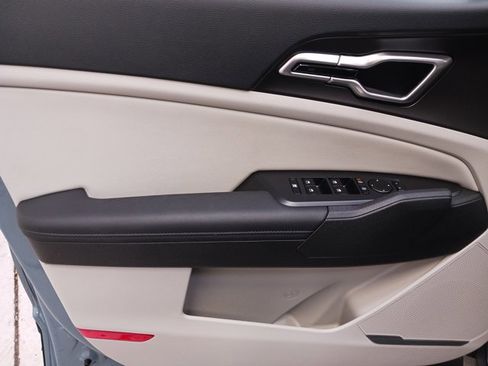 Used 2026 Kia Sportage EX w/ EX Panoramic Sunroof Package image 27