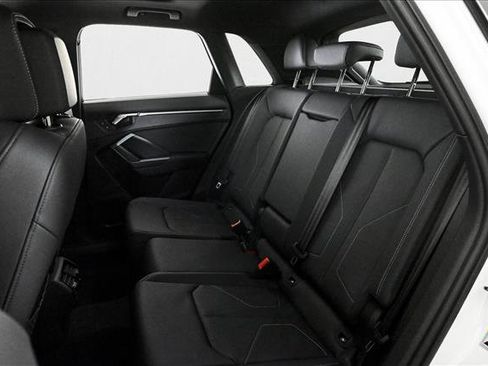 New 2025 Audi Q3 2.0T Premium image 12
