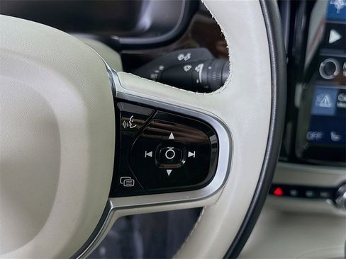 Used 2017 Volvo S90 T6 Momentum w/ Vision Package image 23