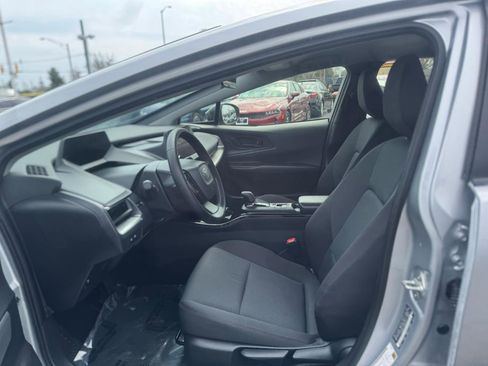 Used 2025 Toyota Prius LE image 18