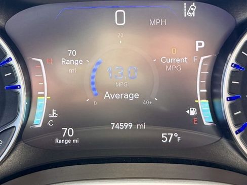 Used 2023 Chrysler Pacifica Touring-L image 18