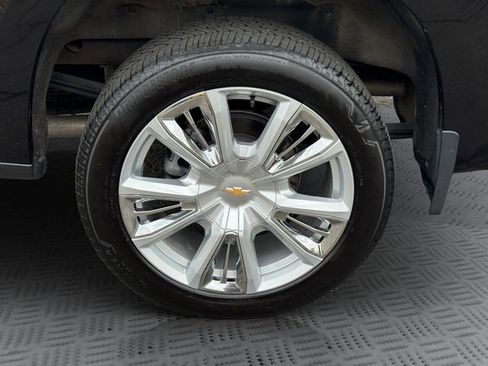 Certified 2025 Chevrolet Silverado 1500 High Country w/ High Country Premium Package AWD/4WD image 30
