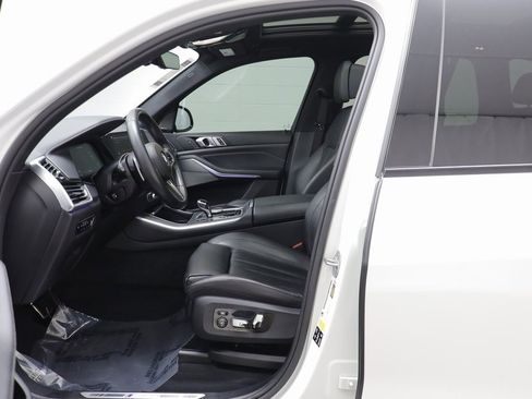 Used 2020 BMW X5 M50i w/ Premium Package image 5