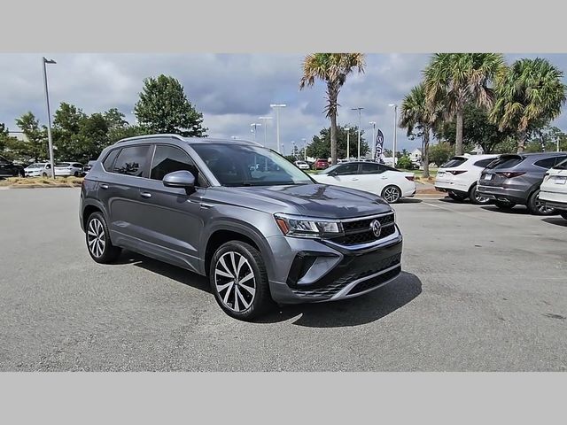 Used 2023 Volkswagen Taos SE w/ Panoramic Sunroof Package FWD image 30