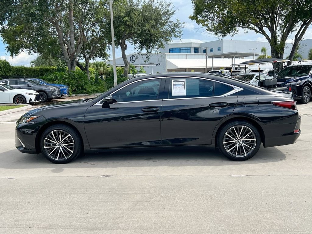 Certified 2025 Lexus ES 350 w/ Premium Package FWD image 4