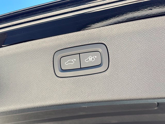 Certified 2025 Volvo XC90 B5 Core AWD/4WD image 37
