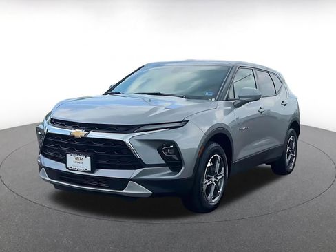 Used 2025 Chevrolet Blazer LT FWD image 7