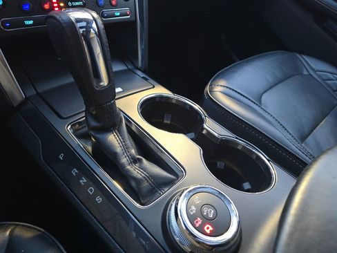 Used 2018 Ford Explorer Platinum image 37