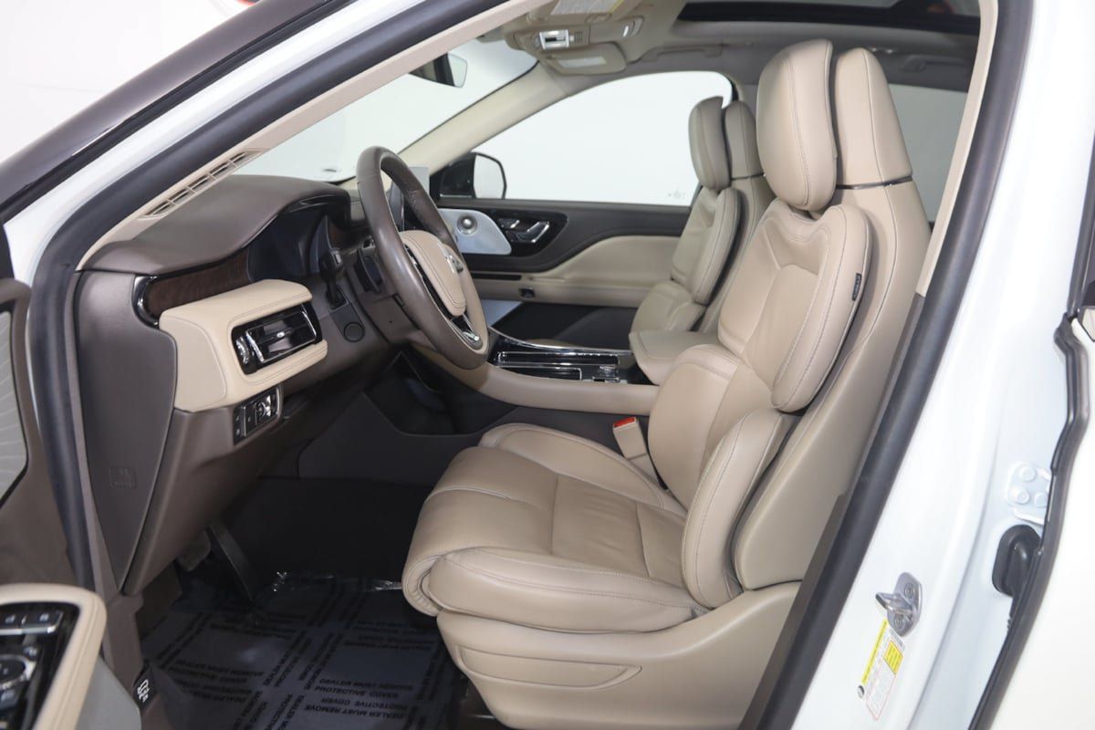 Used 2022 Lincoln Aviator Grand Touring w/ Equipment Group 301A AWD/4WD image 13