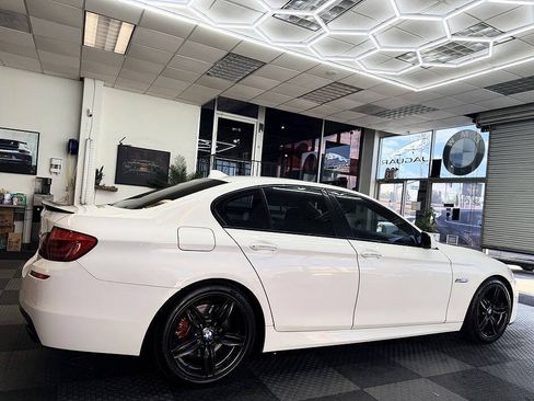Used 2013 BMW 550i Sedan w/ Executive Pkg RWD image 17