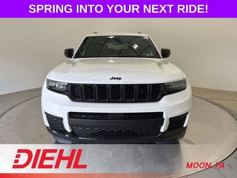 Used 2024 Jeep Grand Cherokee L Altitude AWD/4WD image 2